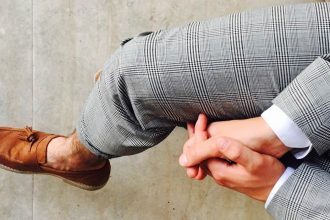 GMALE by Grzegorz Paliś, blog o modzie męskiej, Szary garnitur w kratę księcia Walii, Koniakowe mokasyny