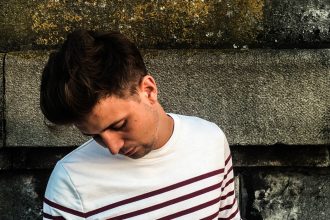 GMALE, Grzegorz Paliś, Bezrękawnik Bon Prix, Blog o modzie męskiej, Czerwony bezrękawnik męski