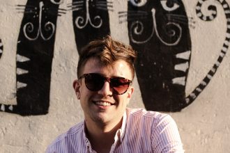 Jeansy z dziurami, Męska stylizacja na wiosnę, Wiosna 2018 moda męska, Blog dla mężczyzn, Blog o modzie męskie, Grzegorz Paliś, Gmale